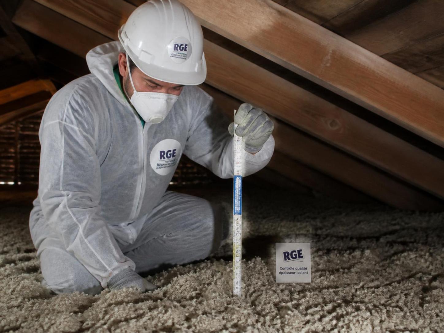découvrez le prix de la laine de roche soufflée au m2 pour isoler efficacement votre maison. guide tarifaire, conseils d'installation et avantages de ce matériau isolant performant.