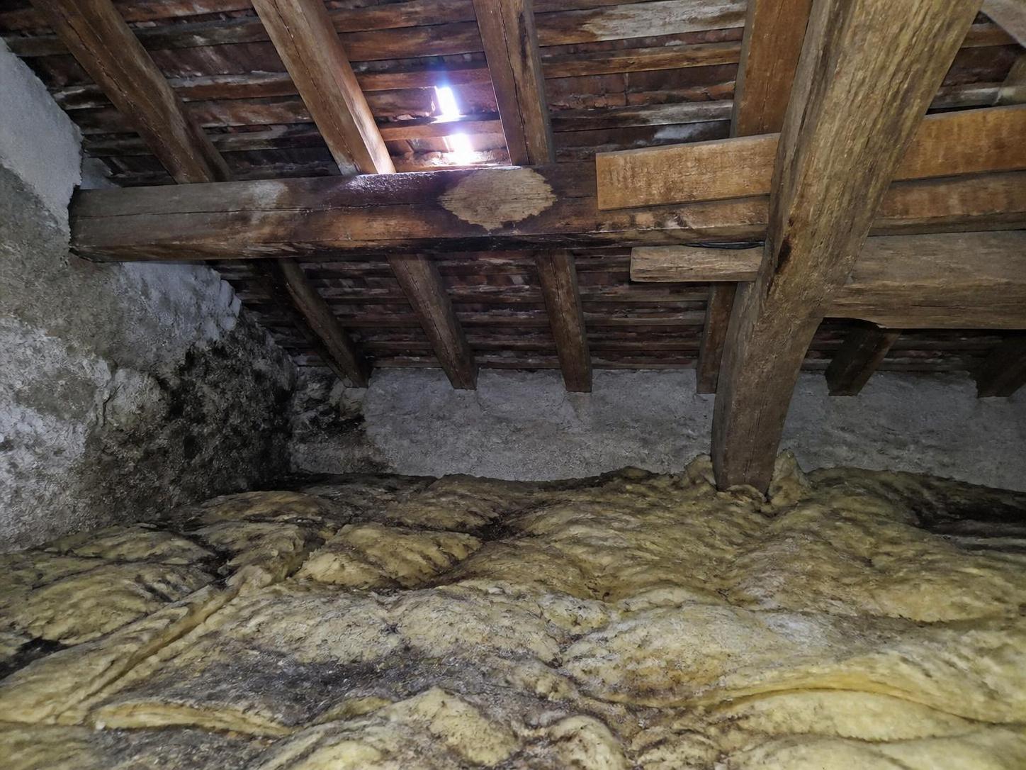 découvrez quand il est temps de refaire une toiture ancienne pour assurer la protection et la durabilité de votre maison. conseils et signes à surveiller.